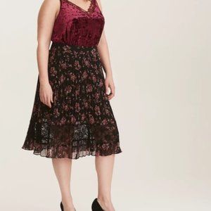 Torrid Berry Velvet Lace Trim Cami Size 00